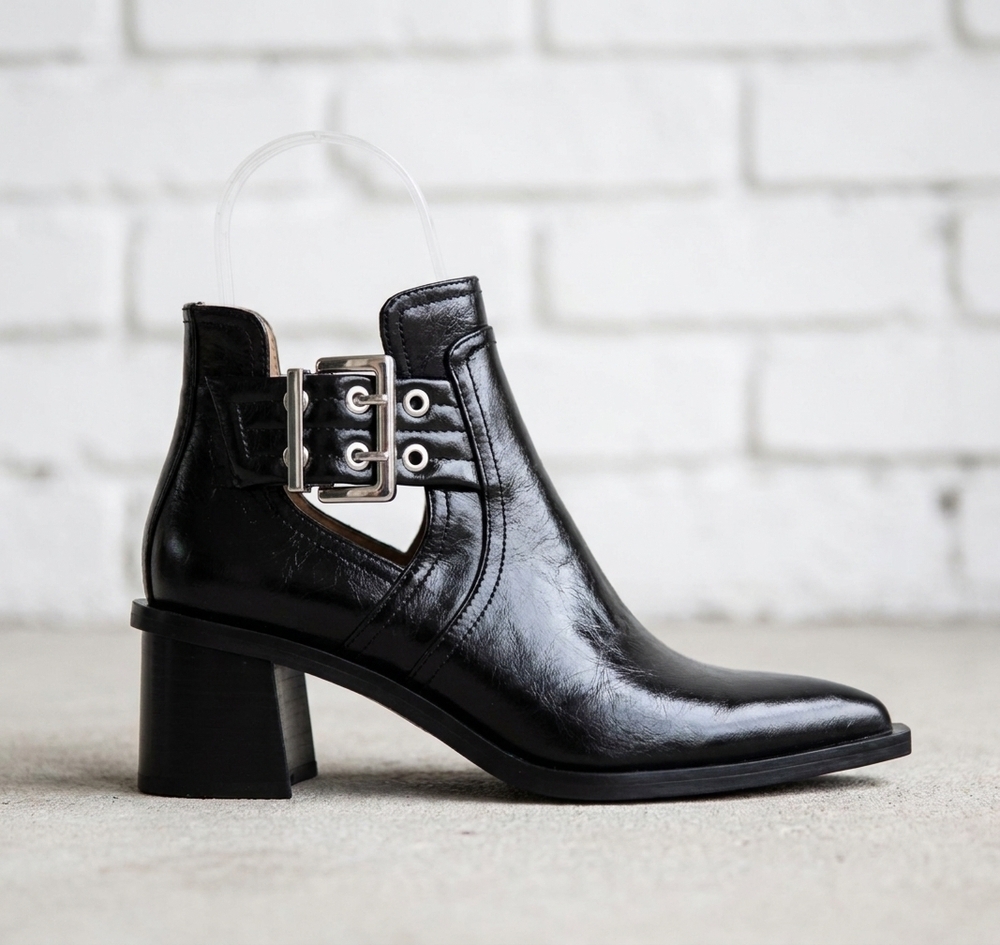 NEW STEVE MADDEN women's gatewood ankle bootie in black leather